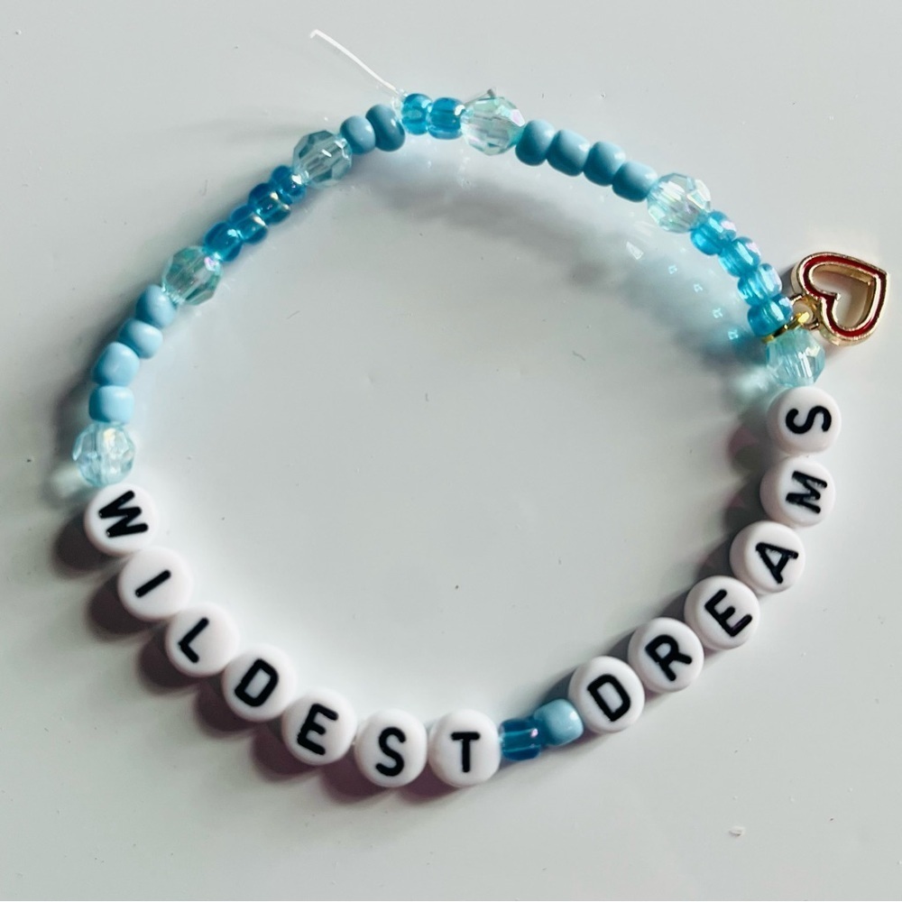 Taylor Swift Friendship Bracelet Eras Tour 1989 Wildest Dreams